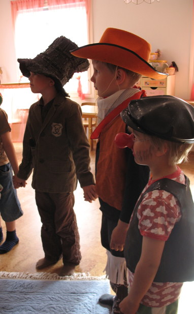 piirileikkej? hattu p??ss?